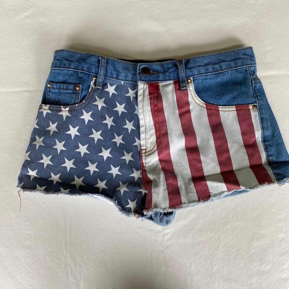 Forever 21 Premium Denim American Flag Shorts USA Size 28 - used but like new